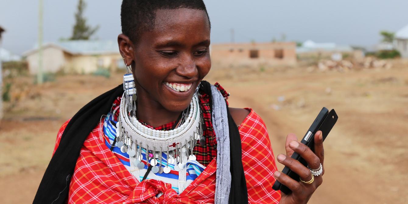 Digital technologies enables active citizens to interact with their leaders to solve issues that are important in their communities. Photo: Bill Marwa/Oxfam Digital technologies enables active citizens to interact with their leaders to solve issues that are important in their communities. Photo: Bill Marwa/Oxfam